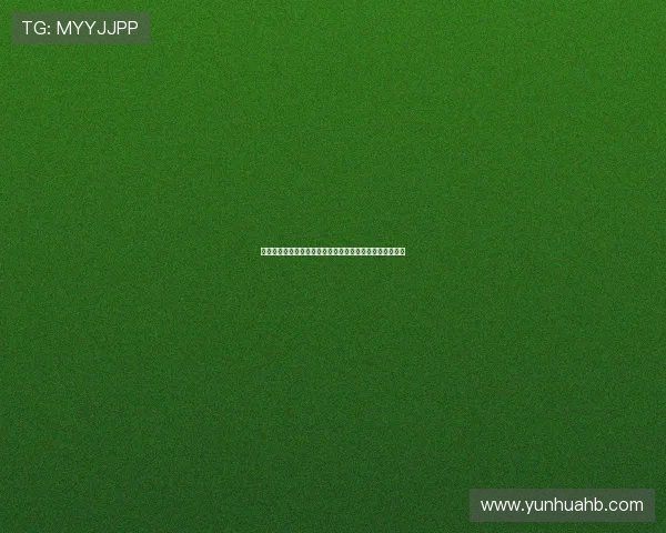 余承恩红黑古装大片曝光光影交织呈现浓厚氛围感魅力十足